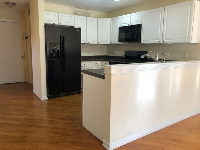 Foto del edificio - 611 Arrowwood Ct