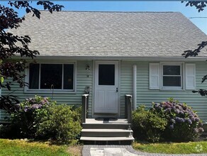 Building Photo - 16 Green Acres Dr
