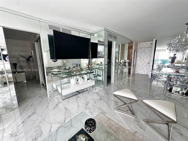 Building Photo - 6770 Indian Creek Dr