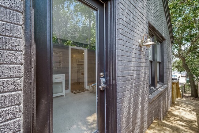 Foto del edificio - 415 Fairbanks St