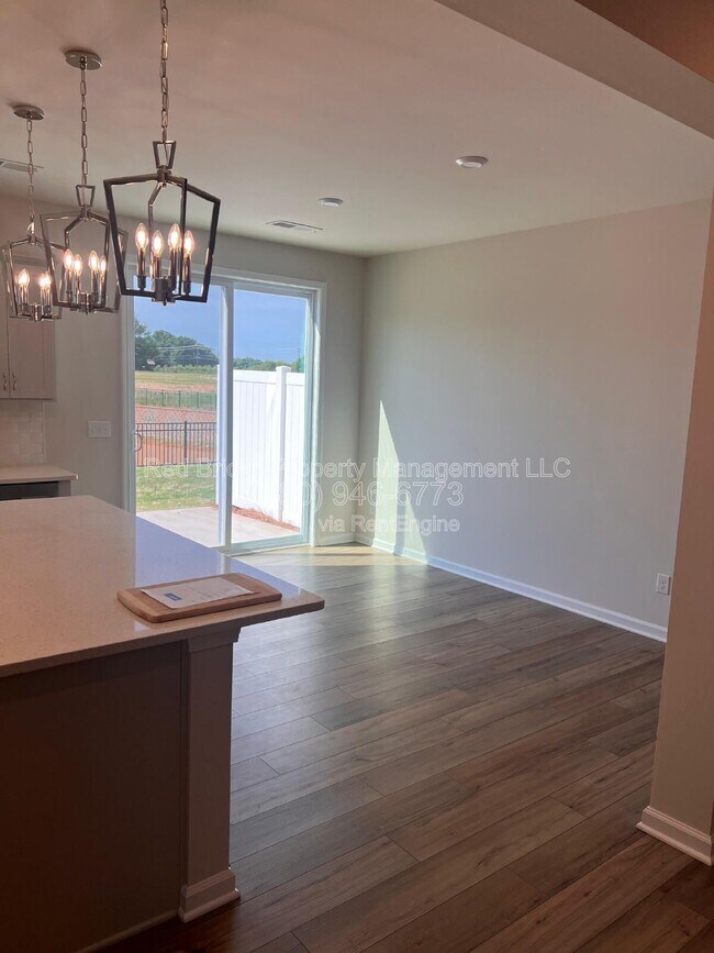 Foto del edificio - 5108 Carrick St