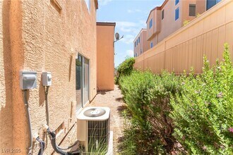 Building Photo - 10633 Camel Rock Ct