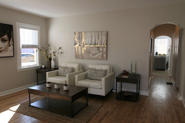 Photo - Cozy 2 bedroom brick home!!