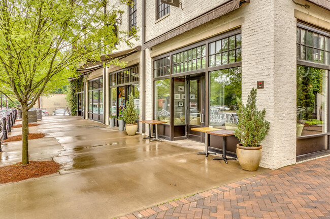 Foto del edificio - 509 Cloverdale Rd