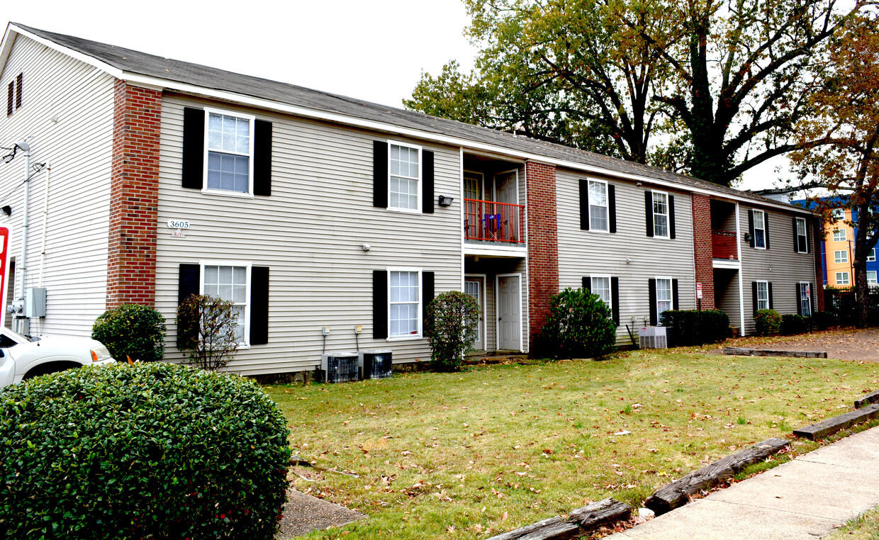 Building Photo - Mynders Manor