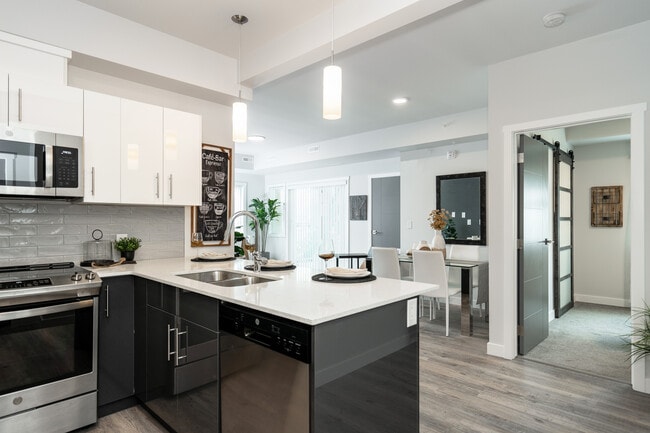 Building Photo - Lot 6