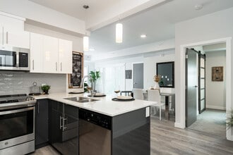 Building Photo - Lot 6