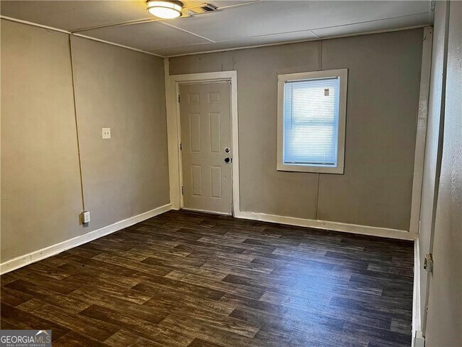 Foto del edificio - 700 Neal St NW