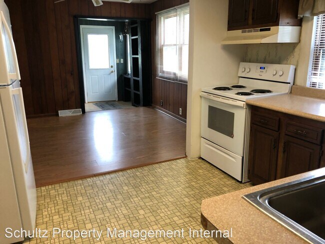 Building Photo - 2 br, 1 bath House - 2711 Maple Drive