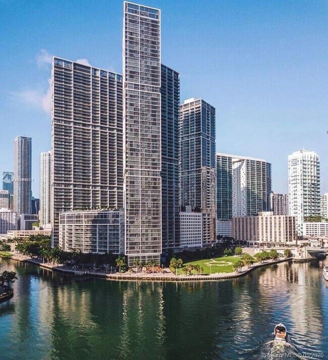 Building Photo - 465 Brickell Ave