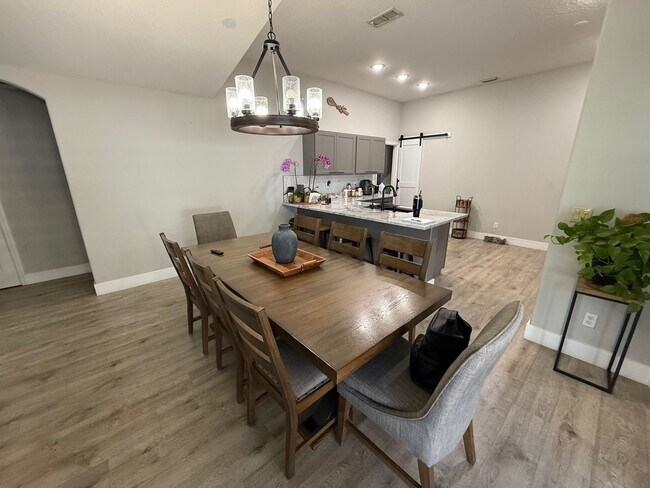 Foto del edificio - 4/2 Remodeled Groveland Home