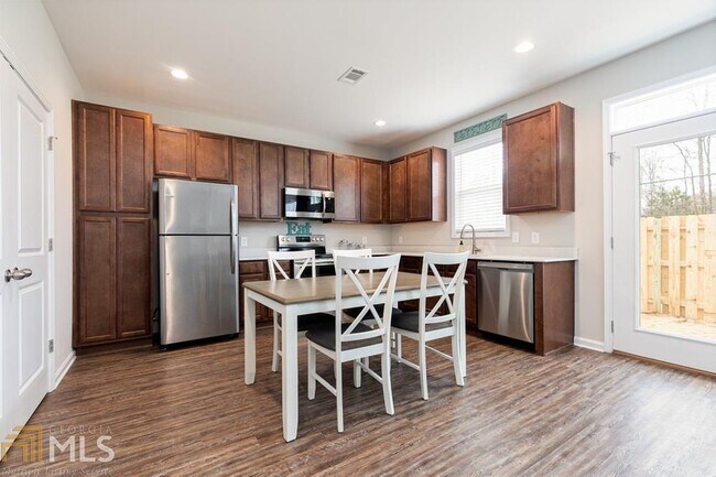 Foto del edificio - 200 Citizens Square Rd