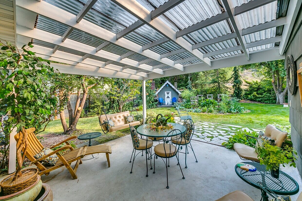 Primary Photo - 700 Hillview Dr