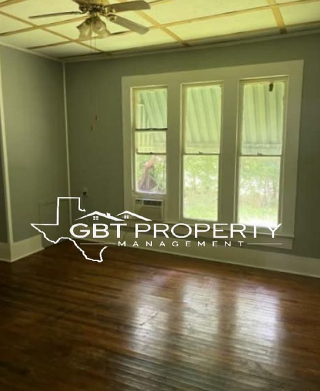 Building Photo - Single Family Home