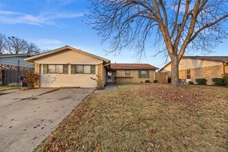 Building Photo - 517 McDivitt Dr