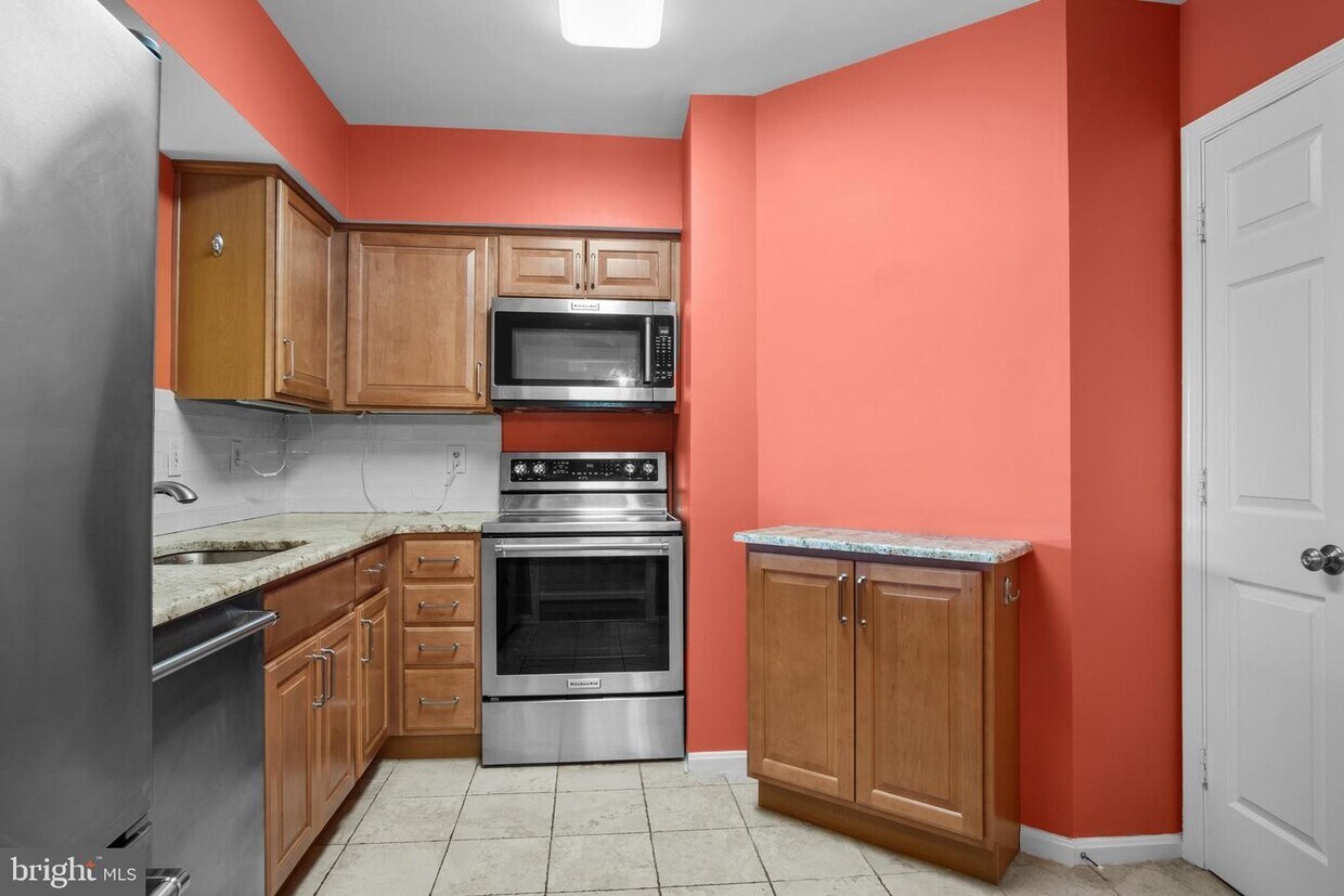 Foto principal - 545 E Braddock Rd