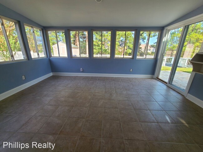 Building Photo - 3 br, 2 bath House - 579 Bridgeport Drive