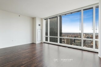 Building Photo - 203 N La Salle Dr