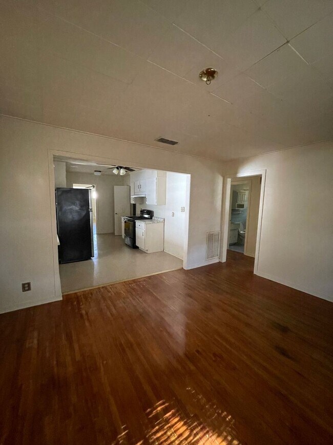Foto del edificio - 3 br, 2 bath House - 2640 Meadow Ave