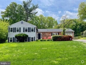 Building Photo - 9725 Cinnamon Creek Dr