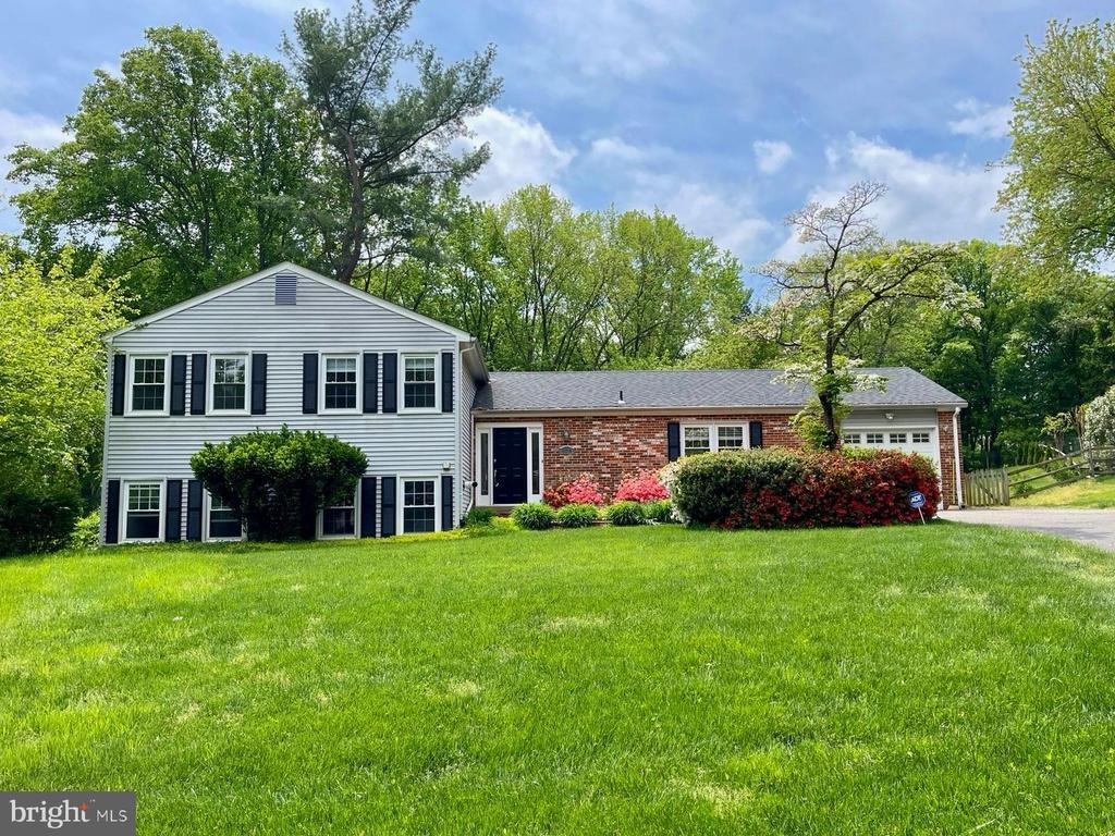 Foto principal - 9725 Cinnamon Creek Dr