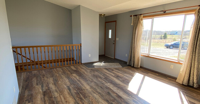 Foto del edificio - 30121 103rd St NW