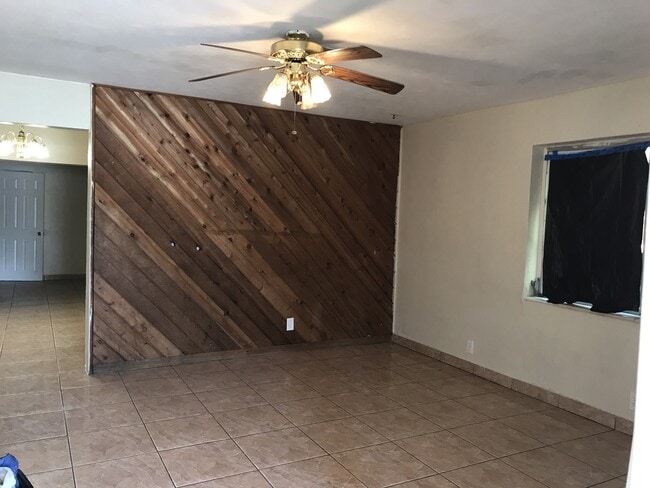 Building Photo - Large 5-2 house in Oakland Park