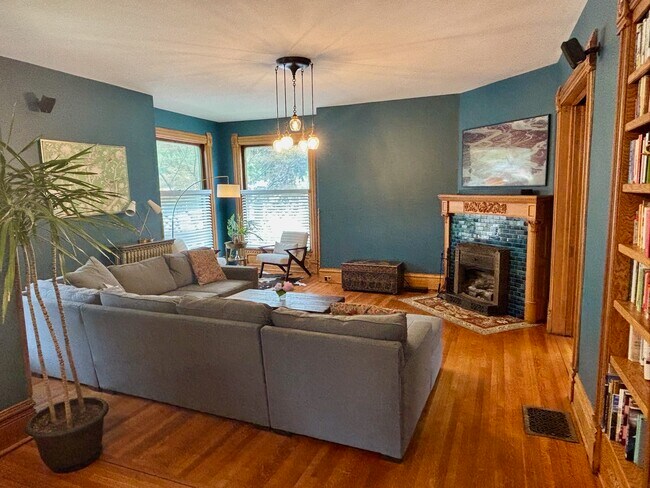 Foto del edificio - 326 Cherry St SE