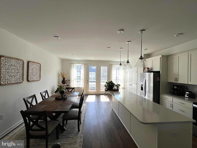 Foto del edificio - 623 Hemsworth Ln