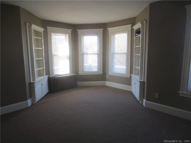 Foto del edificio - 276 Brightwood Ave