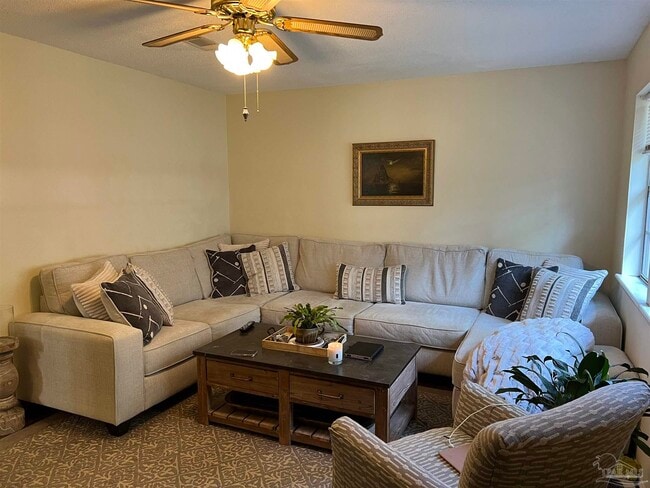 Building Photo - 113 McClure Dr