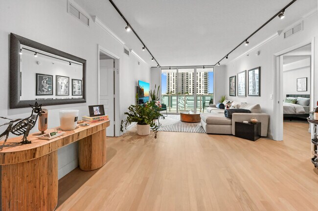 Foto del edificio - 350 SE 2nd St