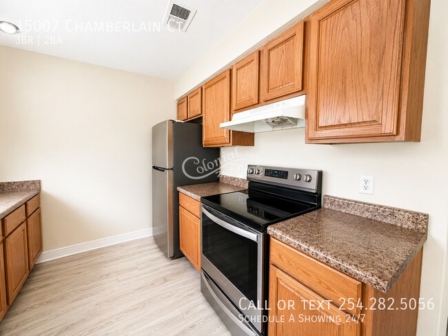 Foto del edificio - 15007 Chamberlain Ct