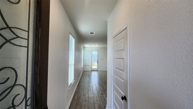 Building Photo - 9818 Mls Fld Dr