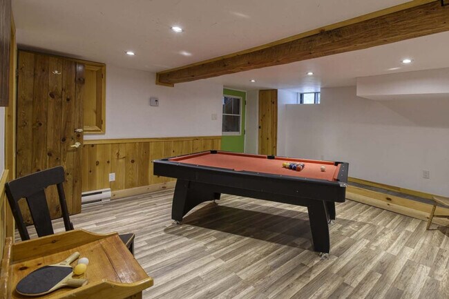 Building Photo - 1690 Rue Principale