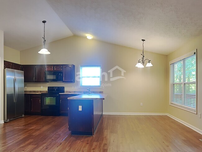 Foto del edificio - 2069 Whispering Wind Ln