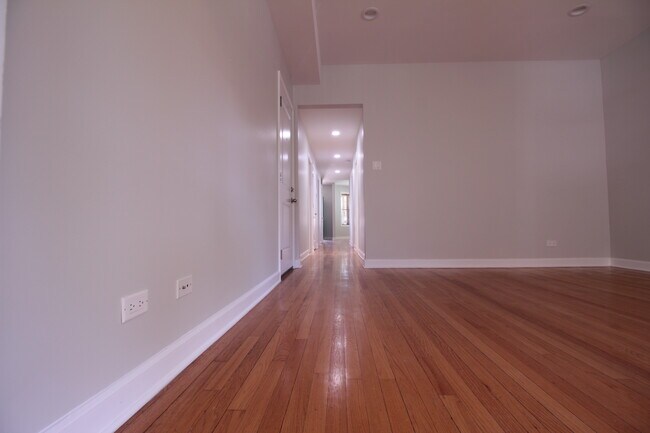 Foto del edificio - 4711 N Monticello Ave