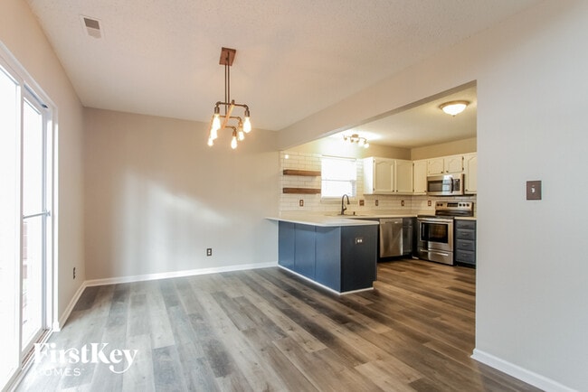 Building Photo - 12336 Tuckaway Ct