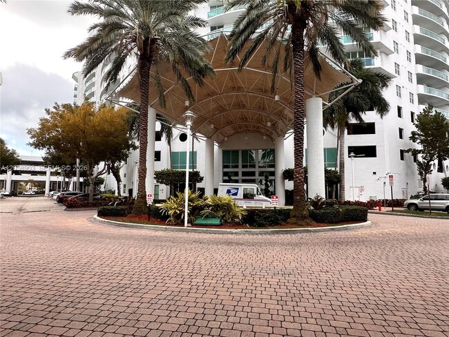 Photo - 7900 Harbor Island Dr # 1219, North Bay Village FL 33141-1219 Apartment