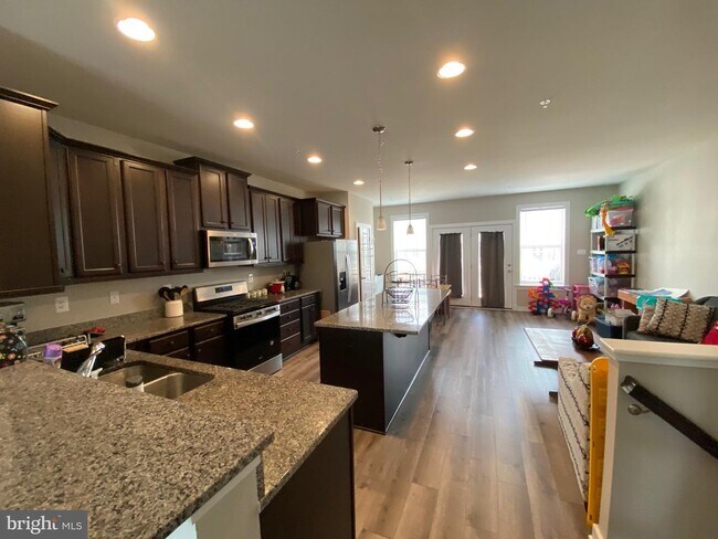 Building Photo - 1213 Lawler Dr