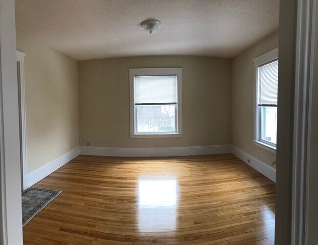 livingroom - 597 S Main St