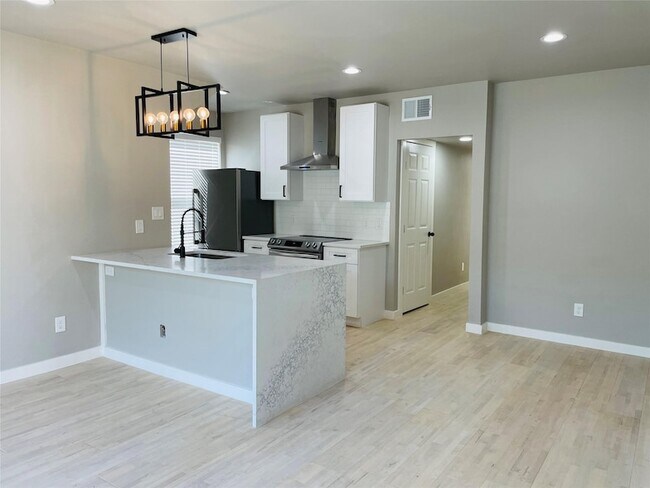 Building Photo - 4609 Virginia Ave