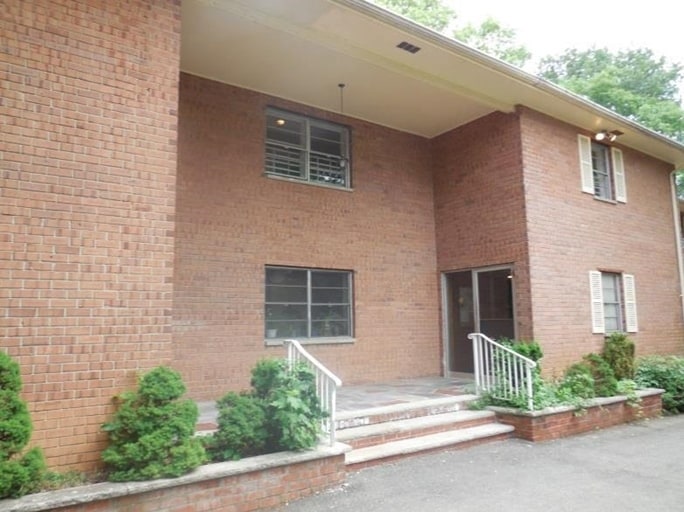 Primary Photo - 405-409 Grove St