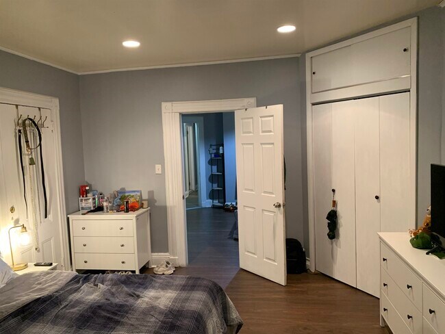 Building Photo - 50 46th St