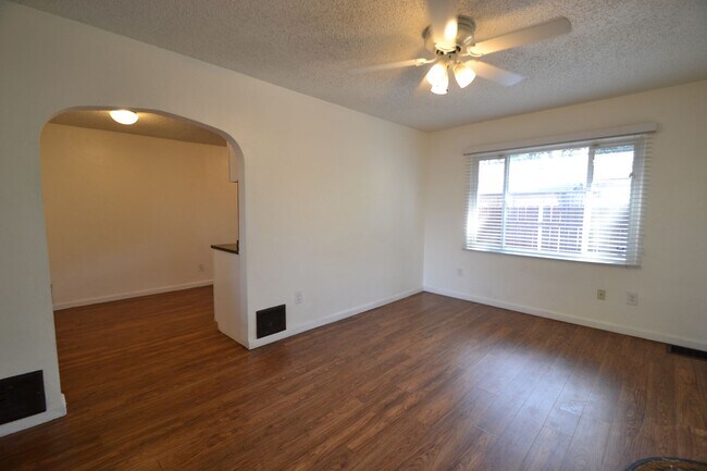 Foto del edificio - 322 Park Ln