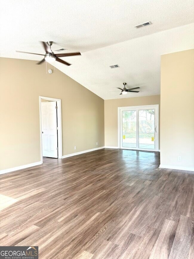 Building Photo - 159 Green Acre Cir N