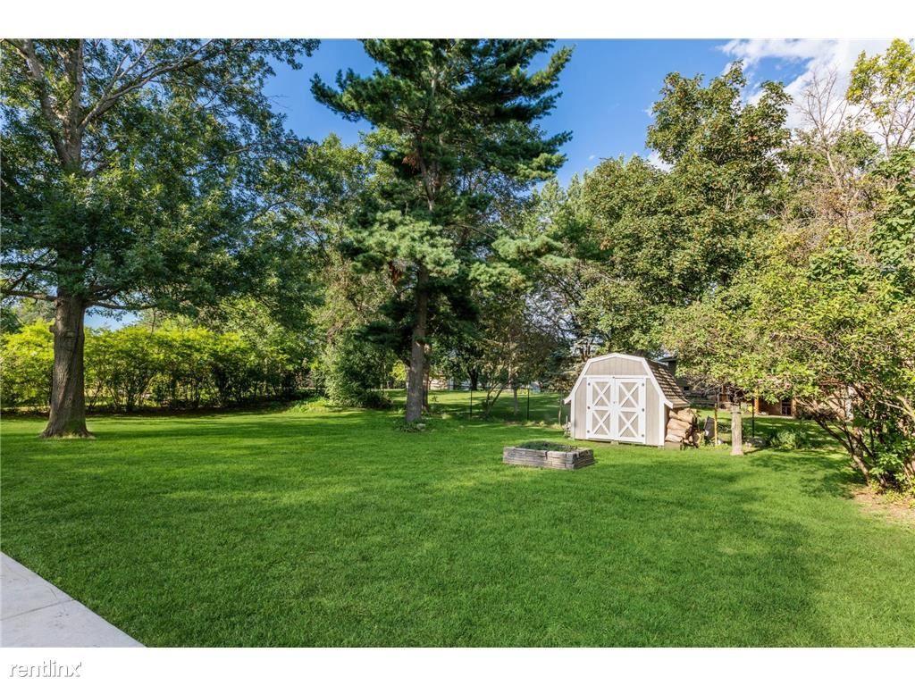 3 br, 2 bath House 4343 Sequoia Dr House Rental in Eagan, MN