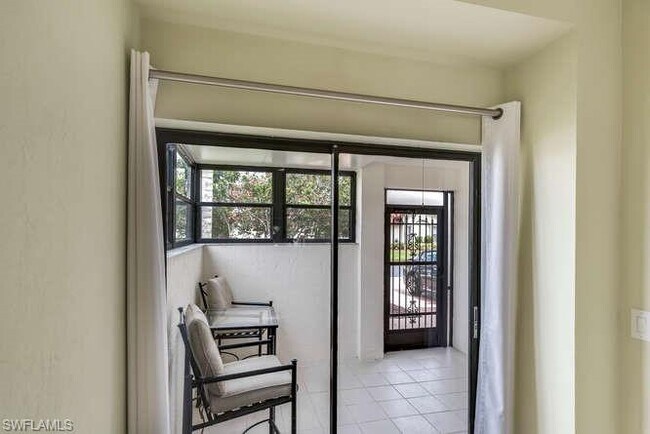 Foto del edificio - 13250 Oak Hill Loop