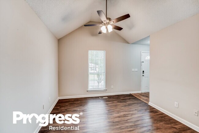 Building Photo - 114 Laird Ave