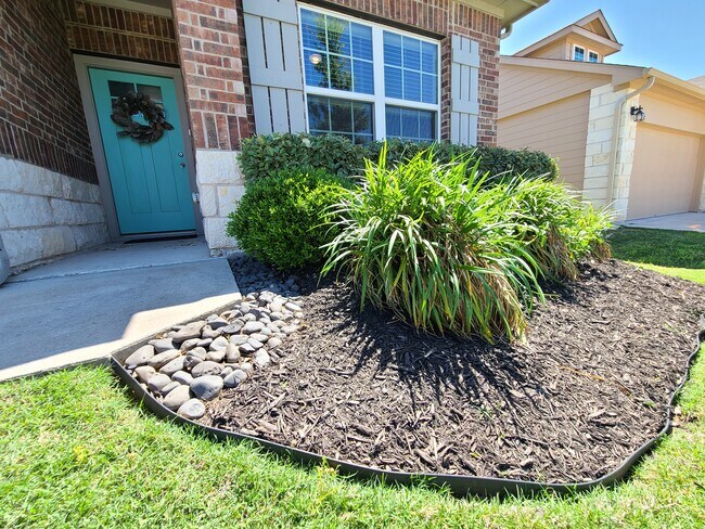 Building Photo - 6601 Ranchito Dr